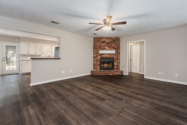 Building Photo - 3408 Dallis Dr