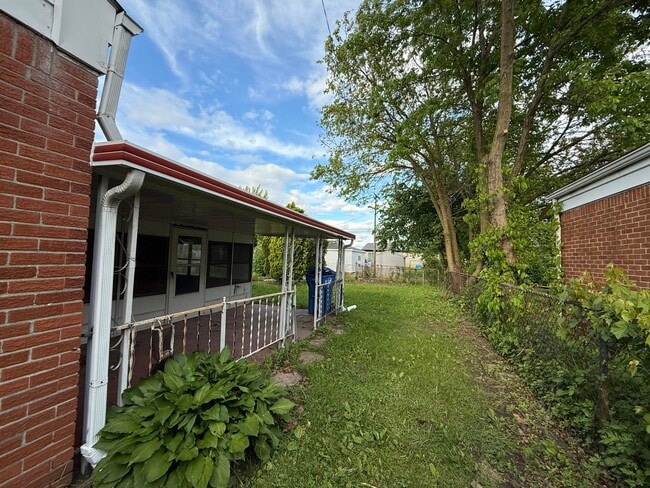 Building Photo - 4047 Burton St