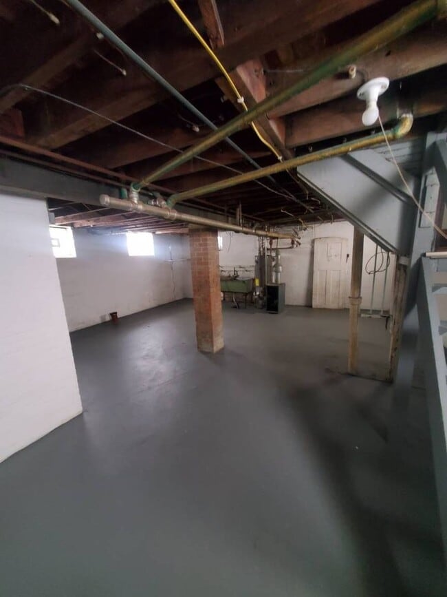 Building Photo - Charming 3-Bedroom Home Offering Comfort, Space & Modern Updates