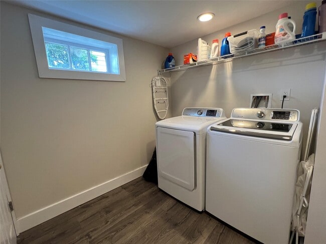 Building Photo - 44 Fieldstone Dr
