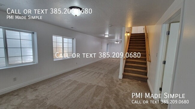 Building Photo - 3042 E Somerset Dr