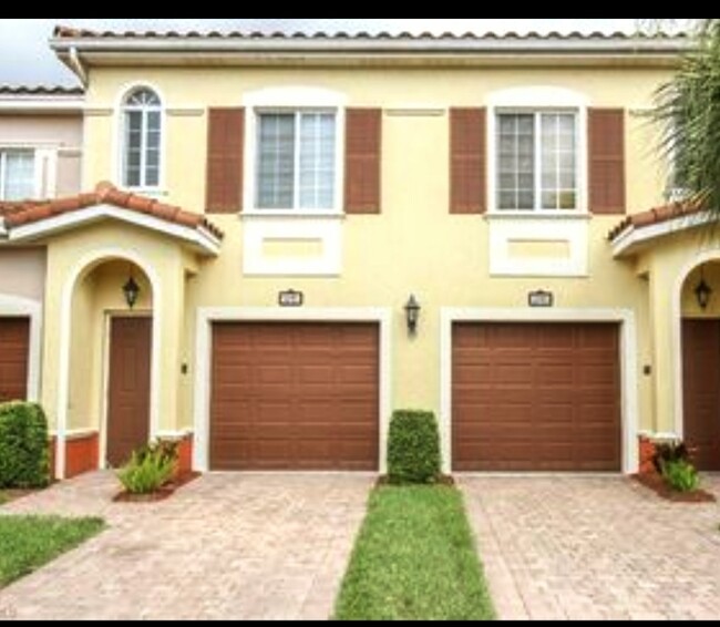 Building Photo - 20230 Estero Gardens Cir