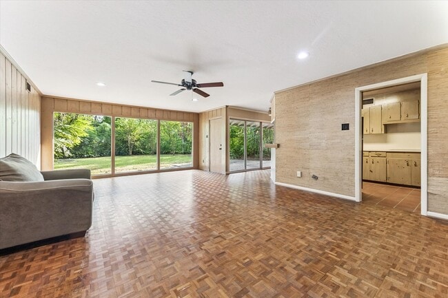Building Photo - 1031 Ridgeley Dr