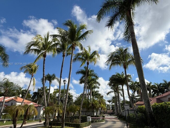 Building Photo - 5072 NW 115th Ct