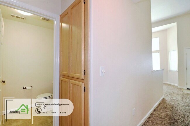 Building Photo - 1294 Mighty Oak Ln