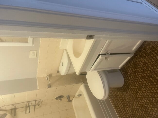 Building Photo - 3248 N Clark St