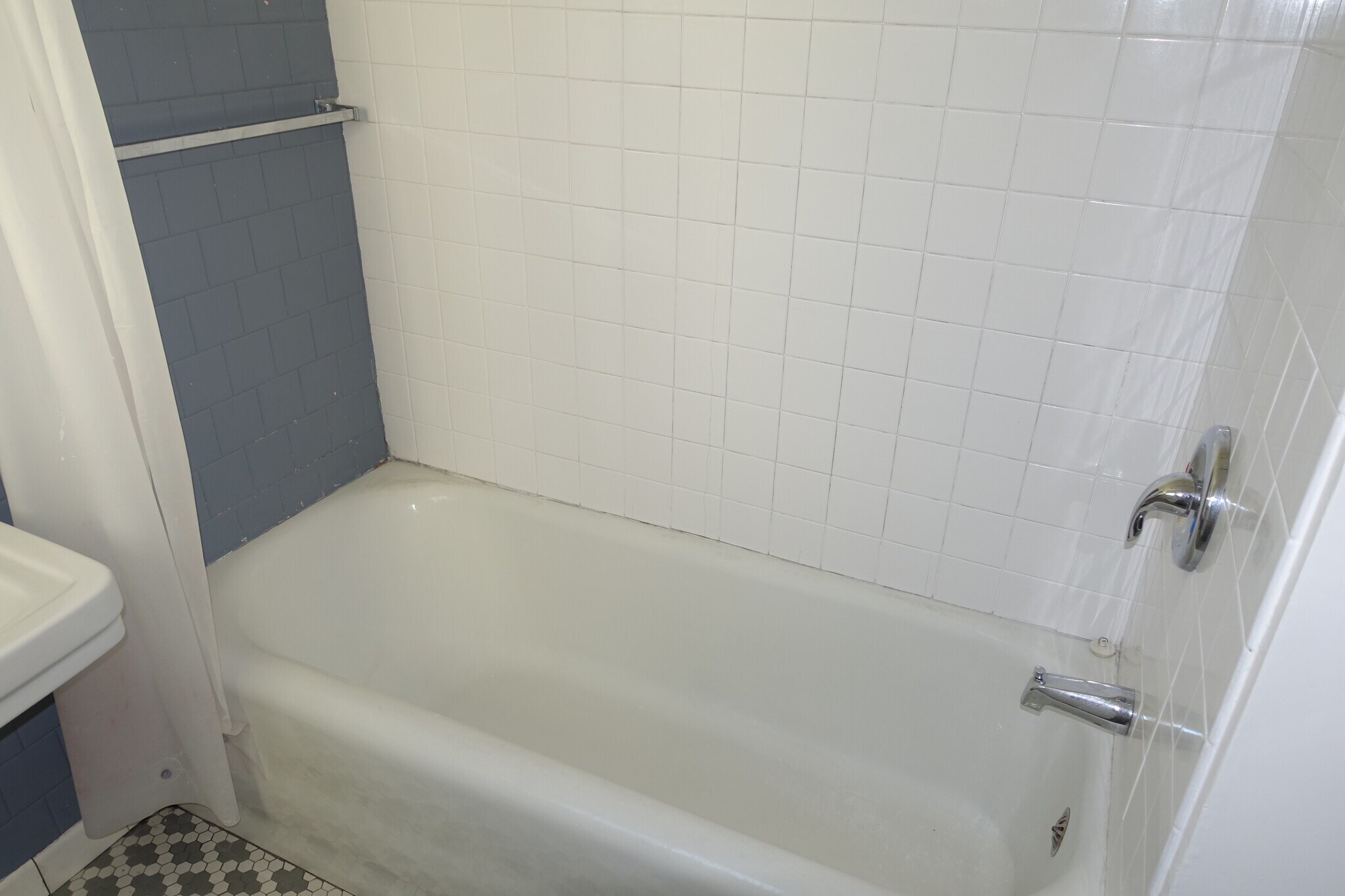 Building Photo - 2571 Virginia St