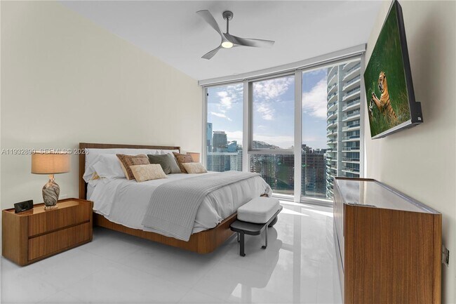 Building Photo - 300 Biscayne Blvd Way