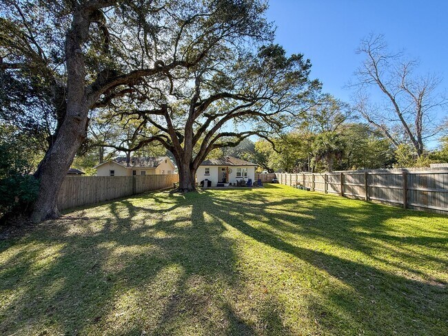 Building Photo - Beautifully Updated Cottage Near Downtown Pensacola with Massive Backyard + LAWN CARE INCLUDED!