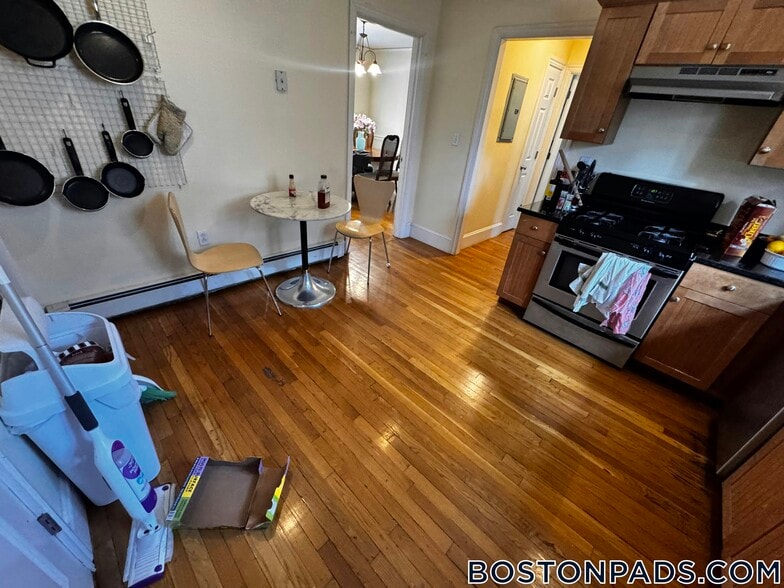 Building Photo - 100 Hillside St