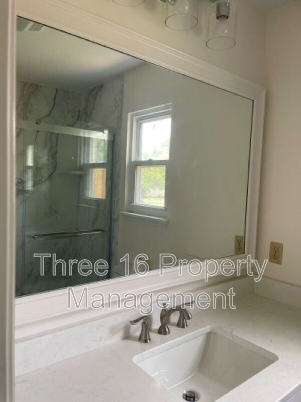 Building Photo - 4207 Fairfield Cir
