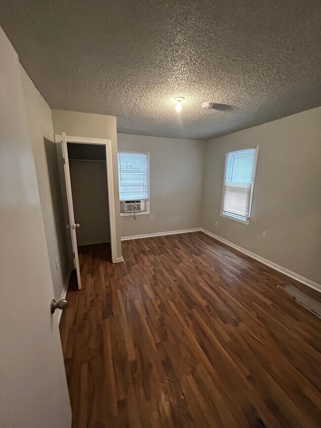 Building Photo - 2403 22nd Pl