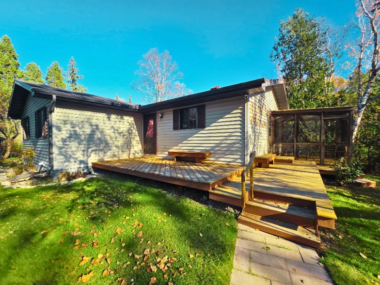 Building Photo - 510 M-35