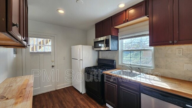 Building Photo - 1201 Hosea L Williams Dr SE