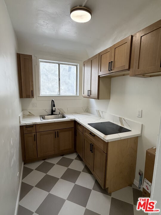 Building Photo - 44 Rose Ave