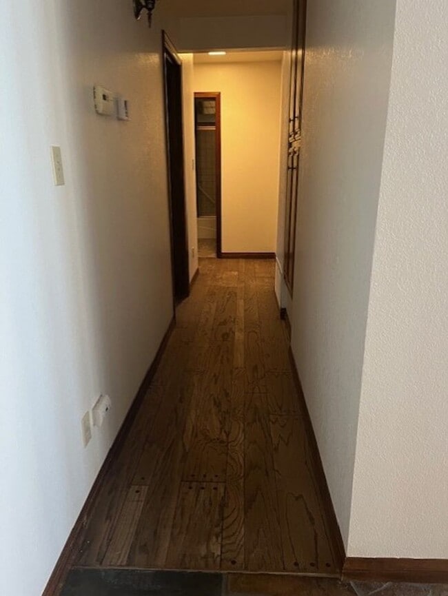 Building Photo - Amazing Mountain Views...