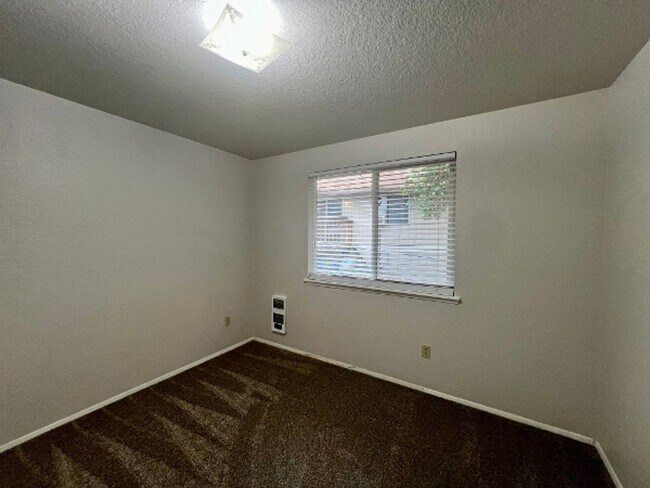 Building Photo - 8010 S Bicentennial Loop SE