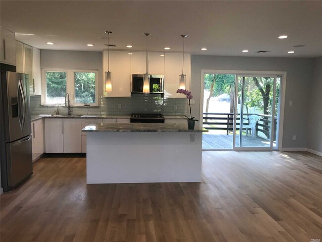 Building Photo - 158 Pollok Pl