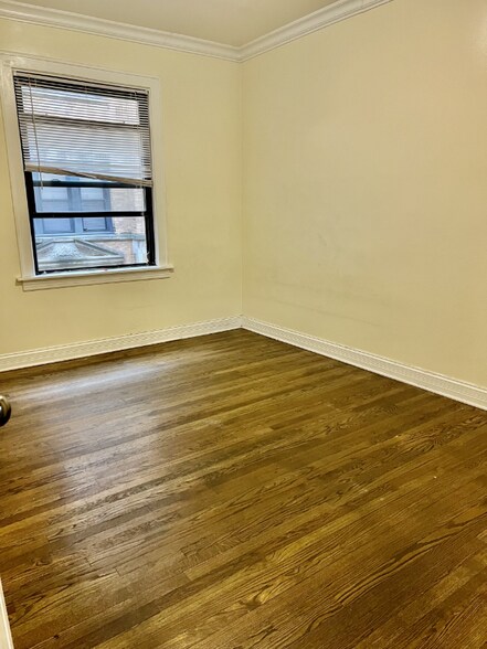 Building Photo - 3406 W Carmen Ave