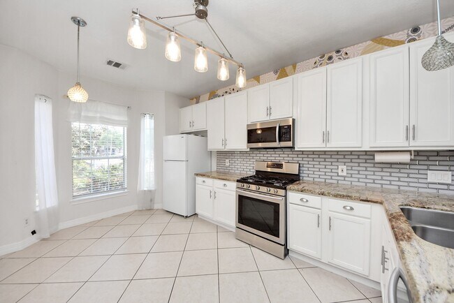 Building Photo - 18315 Brenwood Menor Dr