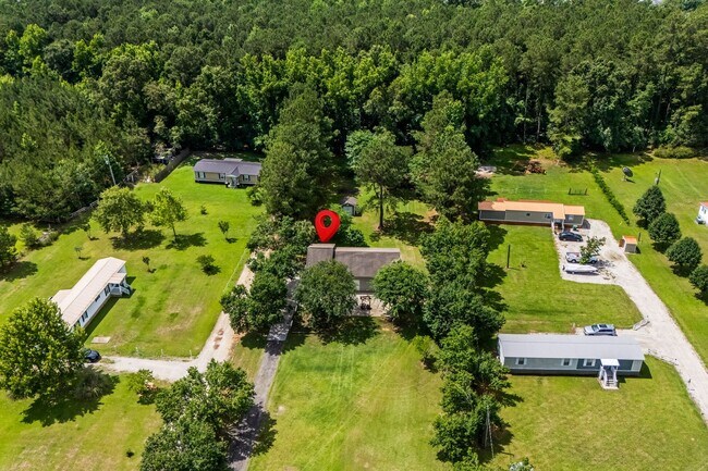 Building Photo - Charming Conway Loft Home – Quiet Country Living!