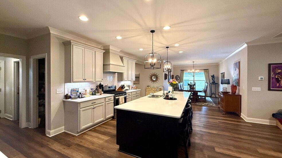 Building Photo - On AU Club Golf Course