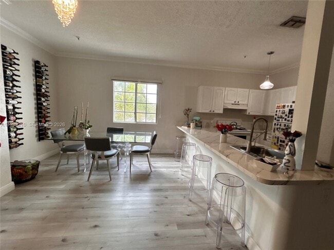 Building Photo - 2734 Bird Ave