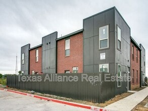 Building Photo - 10684 Tube Dr