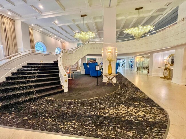 Building Photo - 5225 Collins Ave