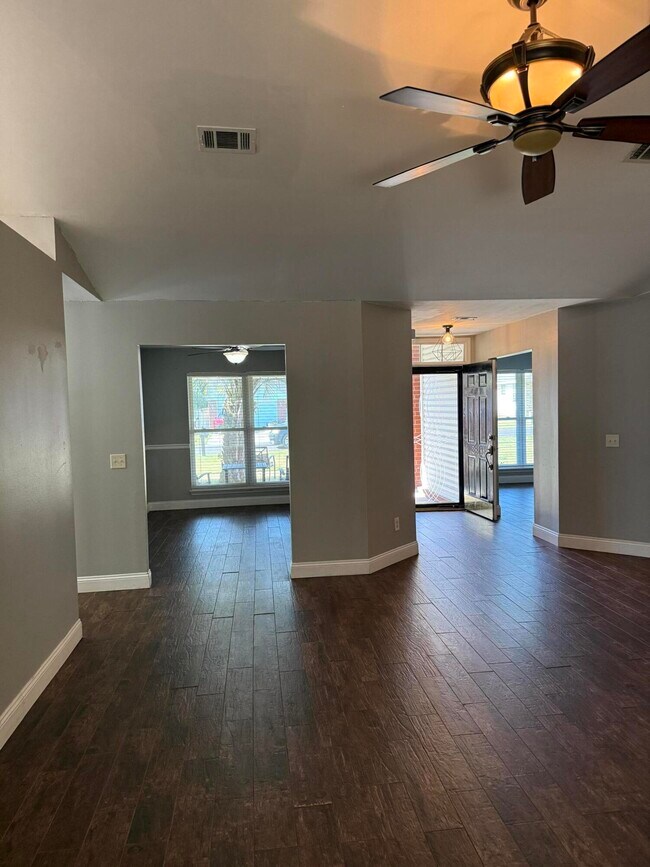 Building Photo - 2813 Atoka Trail