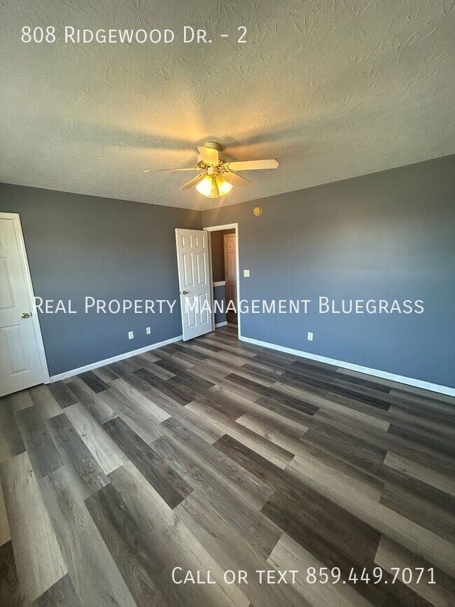 Building Photo - 808 Ridgewood Dr