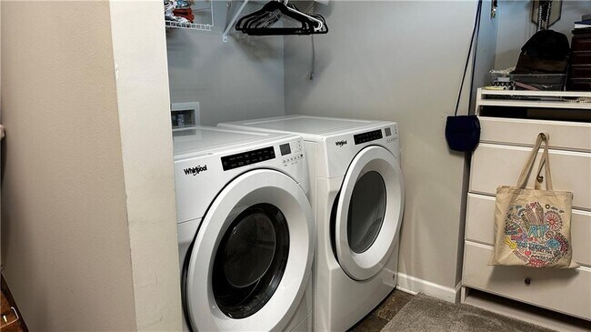 Building Photo - 6428 Canopy Dr