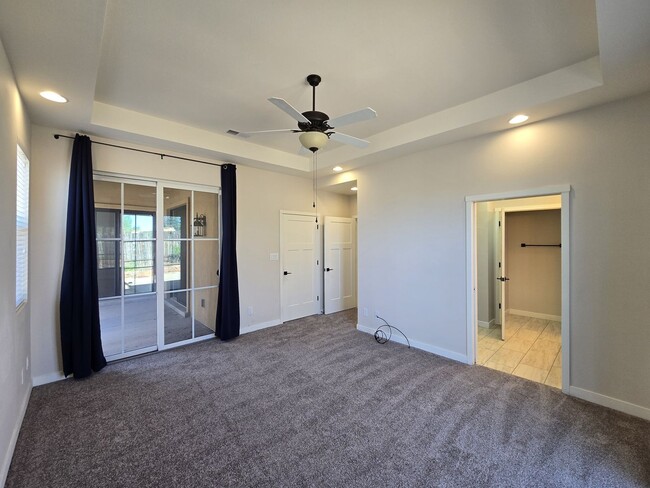 Building Photo - 3161 Viale Tresana Ct