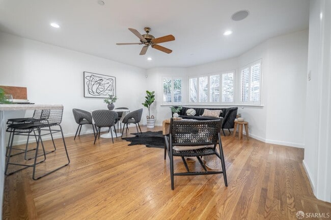 Building Photo - 2514 Alameda de las Pulgas