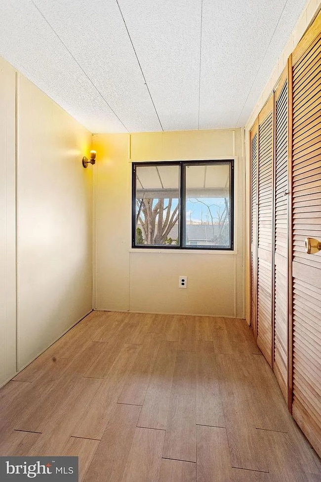 Building Photo - 1 N Duke St