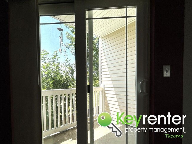 Building Photo - Fife Living: Your Ideal Multi-Level Family...