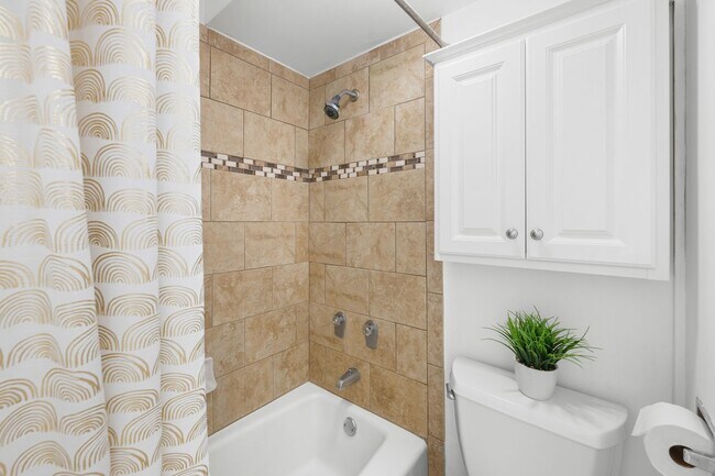Building Photo - Kahana Manor #318 Furnished One Bedroom One Bath Unit
