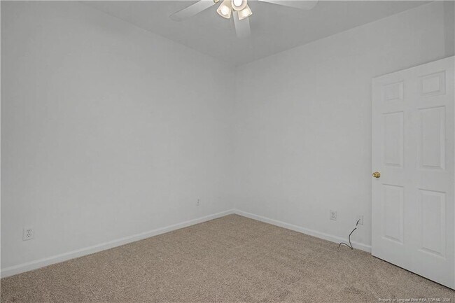 Building Photo - 42 Lotus Ln