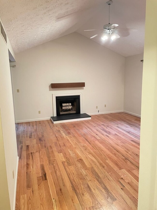 Building Photo - Rita Drive Condo