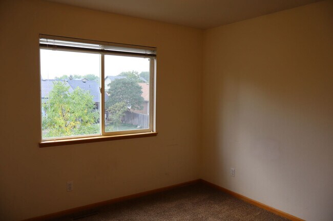 Building Photo - Bright & Spacious Single-Family Home in Great Location + $200 Off First Months Rent!