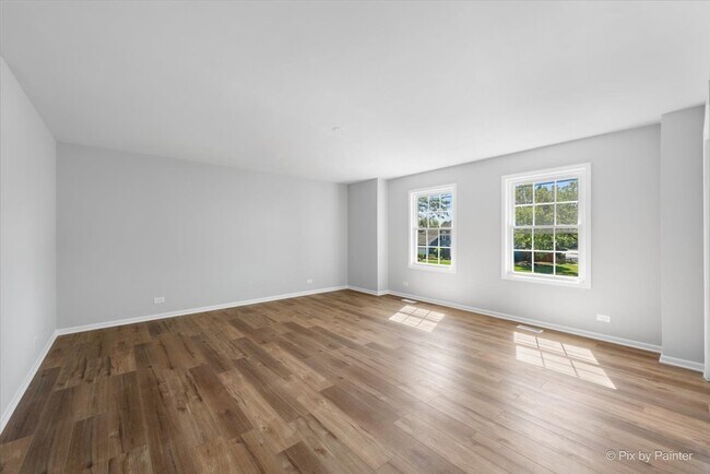 Building Photo - 731 Hickory Ln