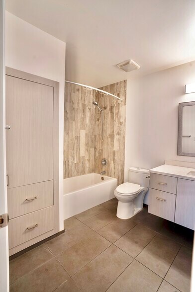 Hall Bathroom - 1728 E Laguna Dr