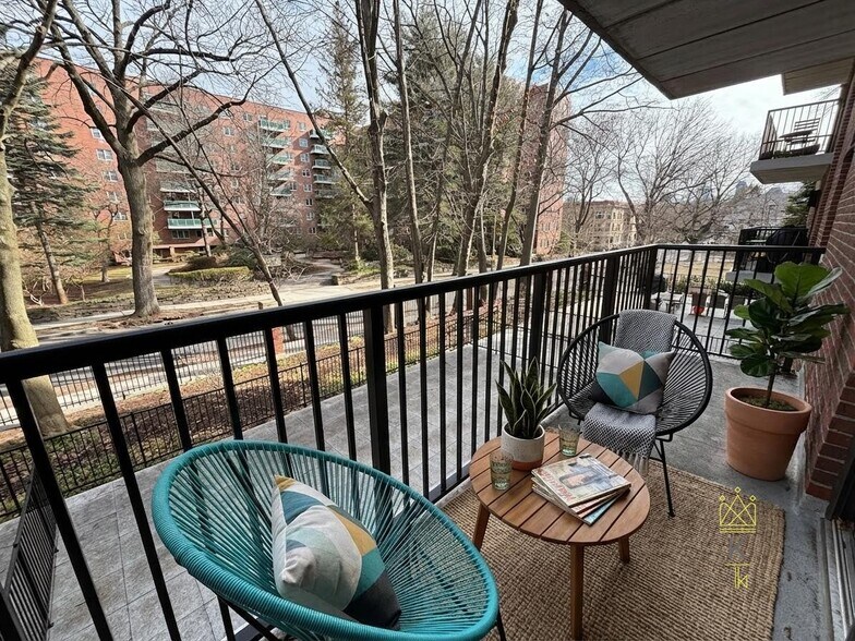 Building Photo - 135 Pleasant St