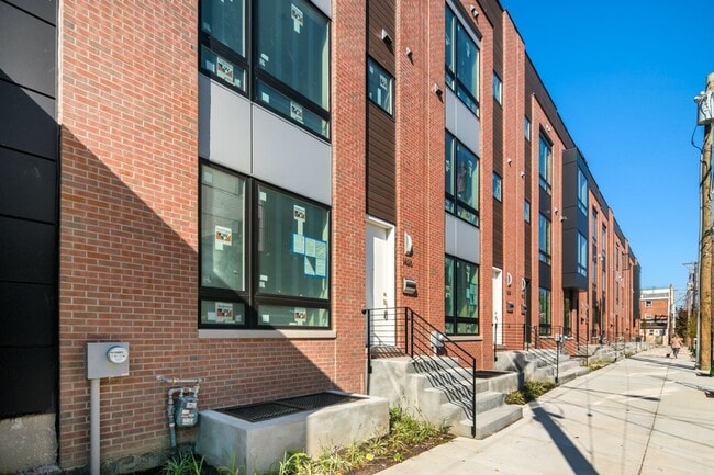 Building Photo - Pennsport Townhome with Garaged Parking