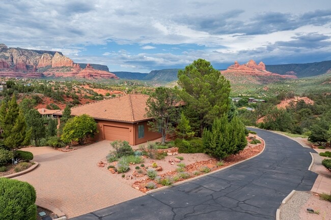 Building Photo - Unfurnished, 1-year long-term rental