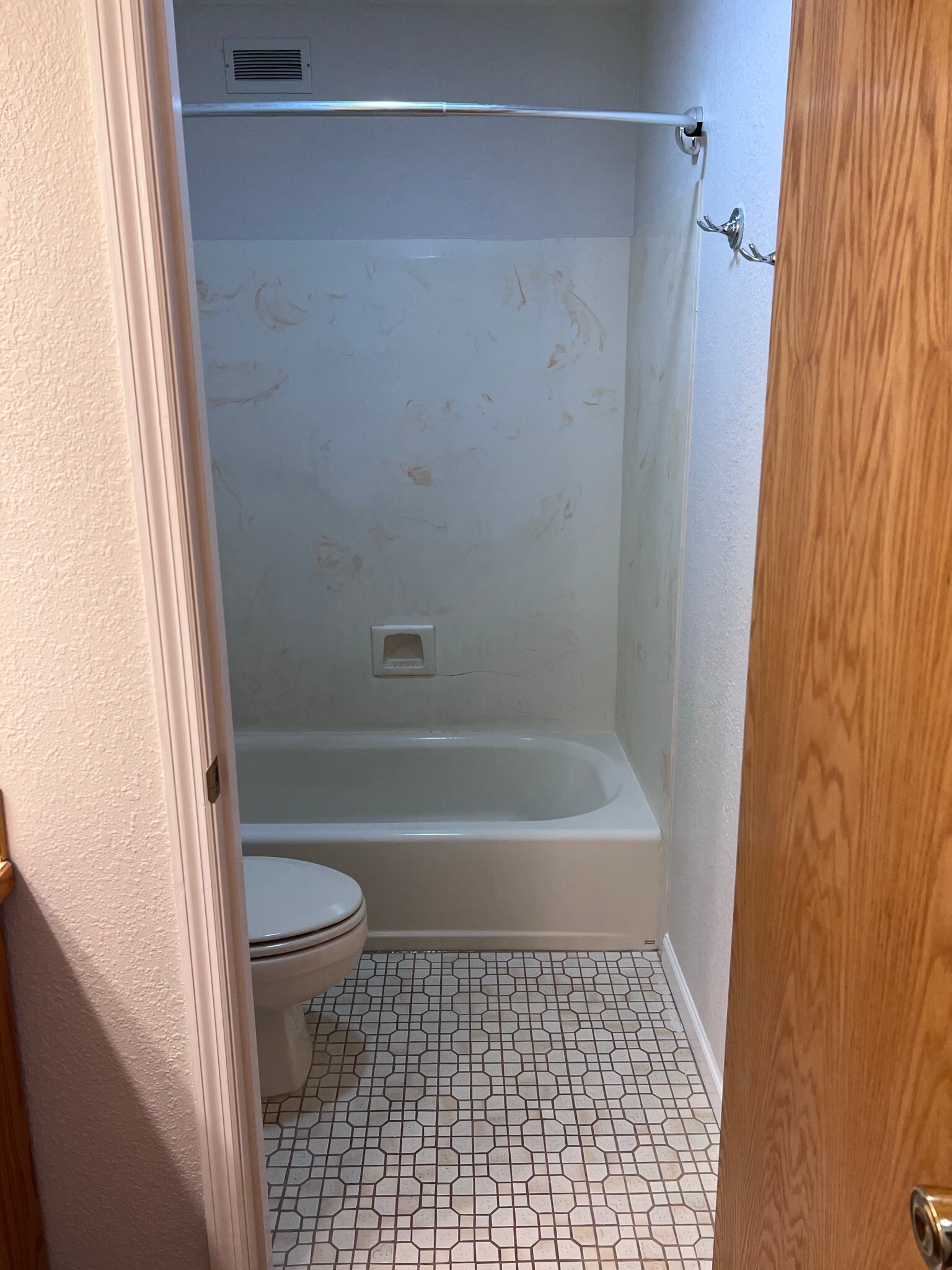 Building Photo - 5536 Glenridge Way