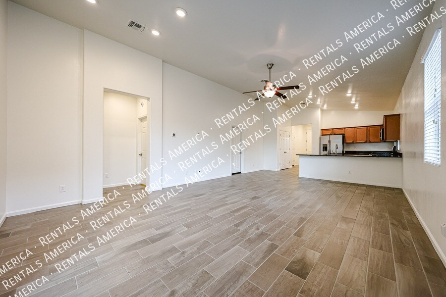 Building Photo - 11039 E Verbina Ln