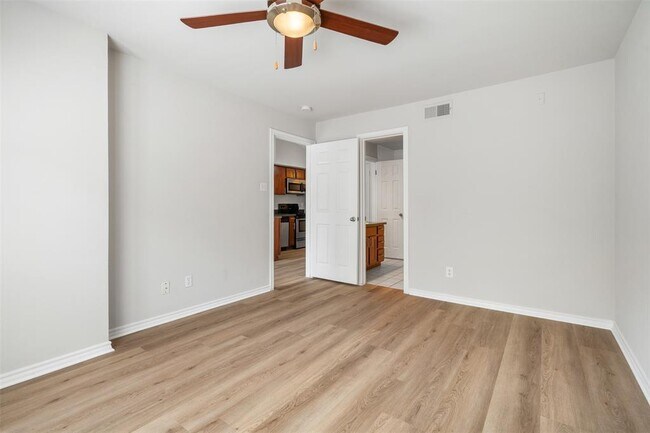 Building Photo - 6804 N Capital of Texas Hwy