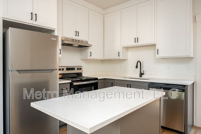 Building Photo - 12094 SE Market St