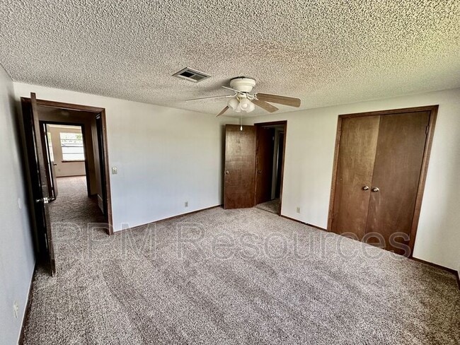 Building Photo - 1000 Juno Cir